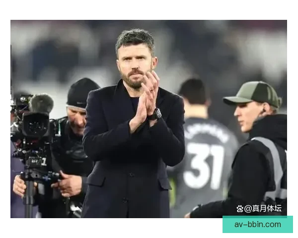 卡里克点头签下二加一年新约只因曼联重返欧冠前景更具吸引力